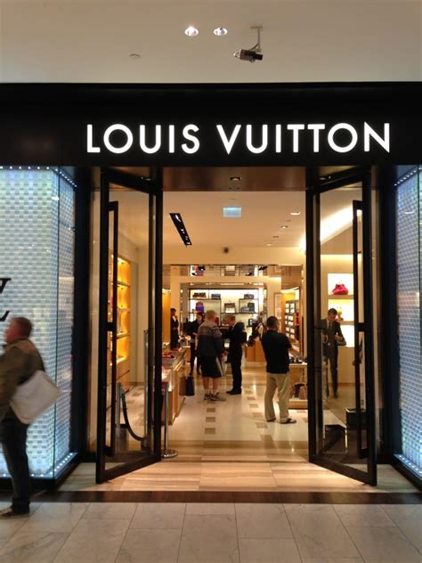 louis vuitton shipping netherlands|Louis Vuitton stores in holland.